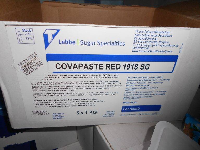 Горещи новини | Иззеха храни с изтекъл срок на годност от склад във Велико Търново