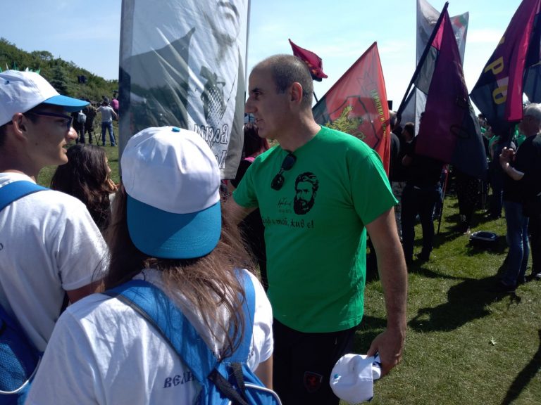 Цветан Цветанов и повече от 100 великотърновци се преклониха пред паметта на Ботев на връх Околчица