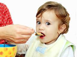 Горещи новини | Детската млечна кухня радва малчуганите с подаръци в празничния ден