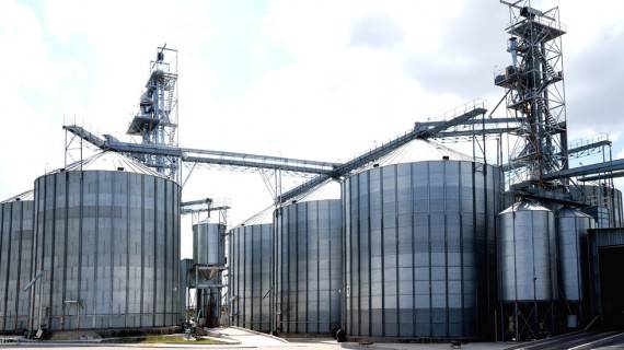 Горещи новини | Младен Милков вдига най-голямата зърнобаза в Северна България