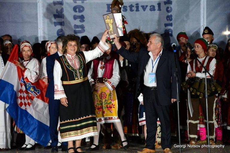 Горещи новини | Мерданските певици станаха първи в Международен форум