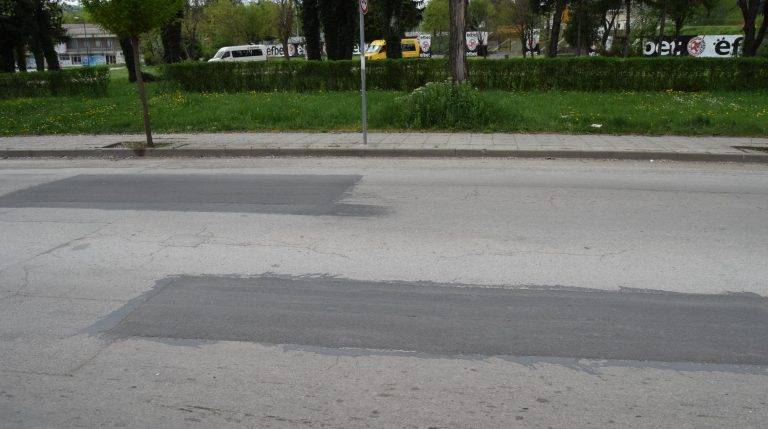 Горещи новини | Започна изкърпване на улици в Г. Оряховица