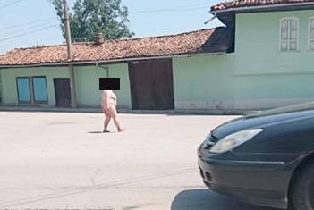 Горещи новини | Жена се разходи  гола в центъра на Лясковец