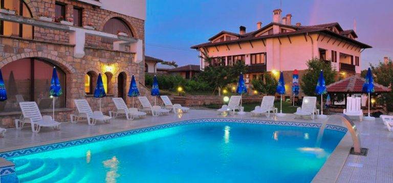 Пари и власт | Над 1,3 млн. лв. са приходите  от нощувки през май в региона