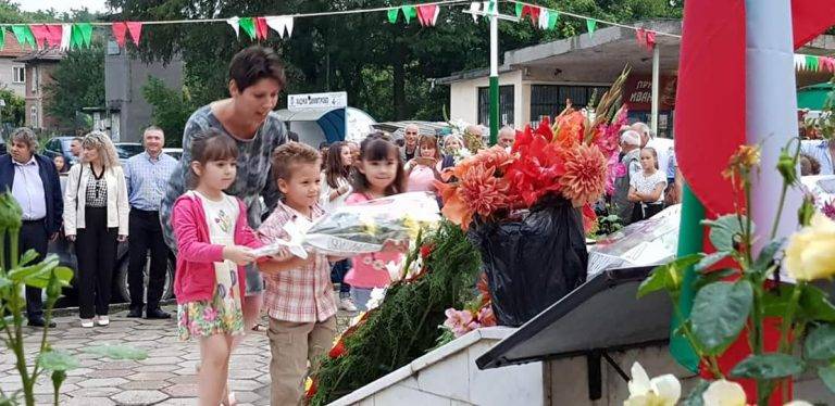 Свищов | 150 г. от преминаването на четата на Хаджи Димитър и Стефан Караджа отбелязаха в две свищовски села