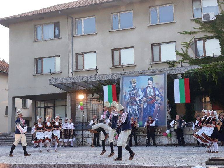 150 г. от преминаването на четата на Хаджи Димитър и Стефан Караджа отбелязаха в две свищовски села