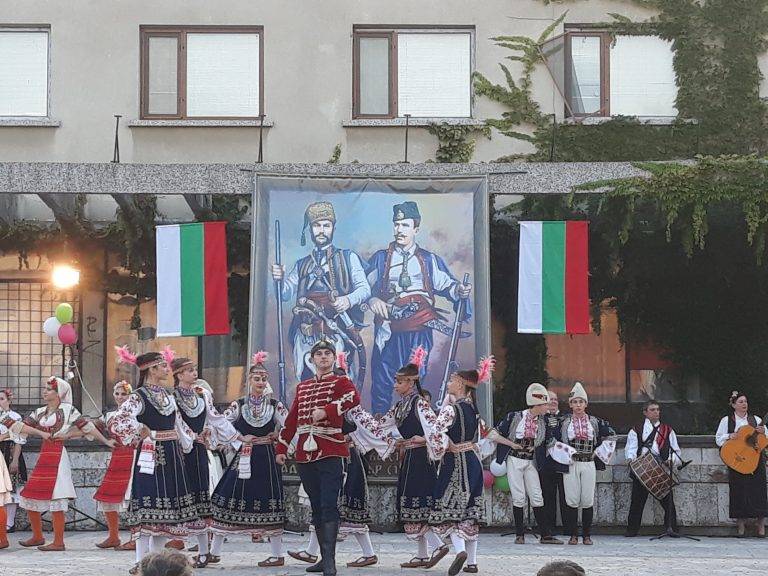 150 г. от преминаването на четата на Хаджи Димитър и Стефан Караджа отбелязаха в две свищовски села