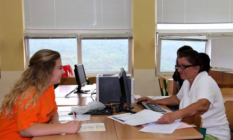 Мария Петрова от Ямбол първа  се записа за студентка във ВТУ