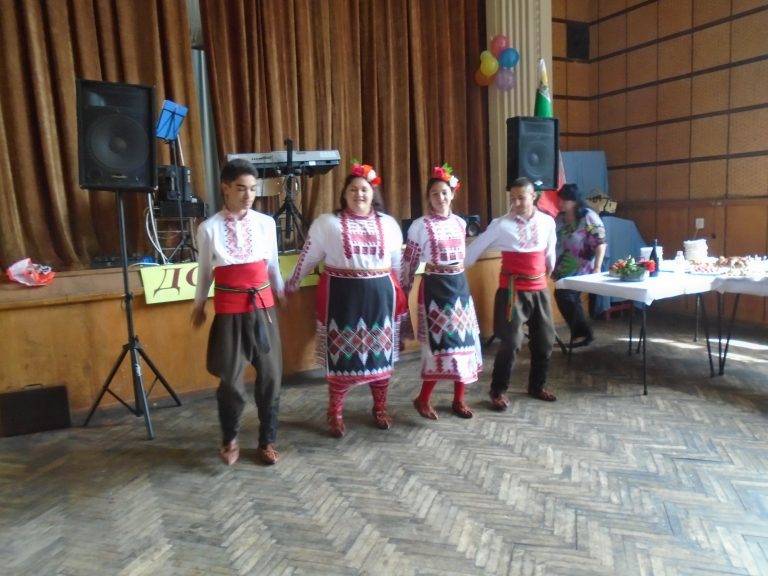 Певицата Доника Венкова дойде на земляческа среща в Горско Калугерово