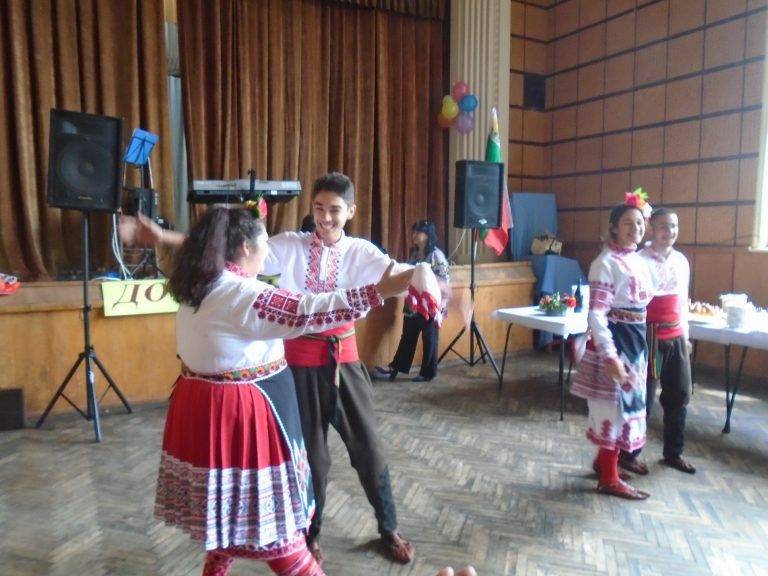 Певицата Доника Венкова дойде на земляческа среща в Горско Калугерово