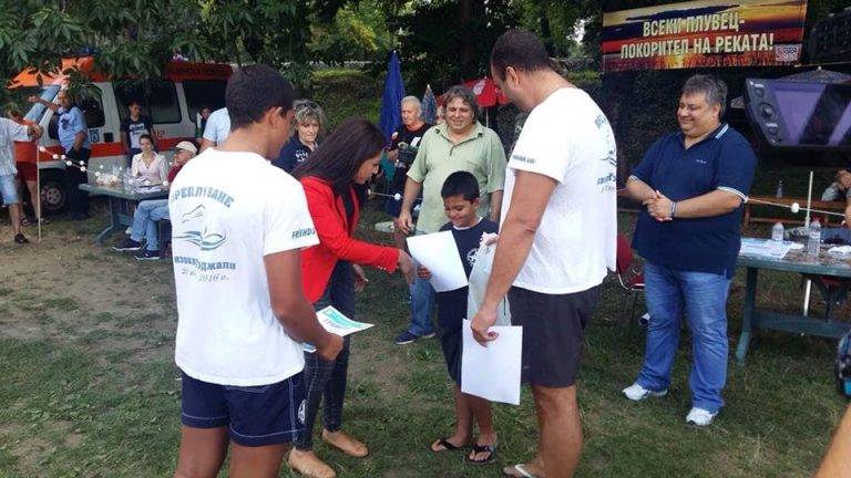 Народният представител Станислава Стоянова откри масово преплуване на Дунав при Свищов