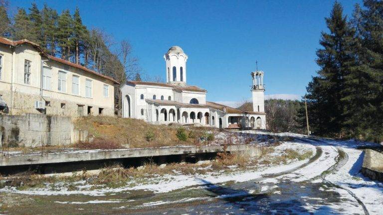 Общество | 800 000 лв. са нужни за довършване на църквата във Вонеща вода