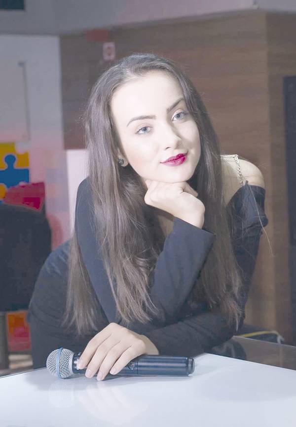 Горещи новини | Лия Любенова ще пее пред петхилядна публика и президента Путин в Москва