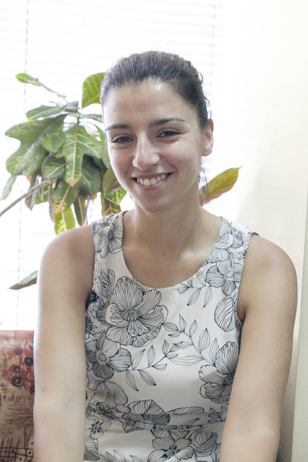 Горещи новини | Търновката Мария Павлова влиза в образа на Луиза в “Зоро” на Царевец