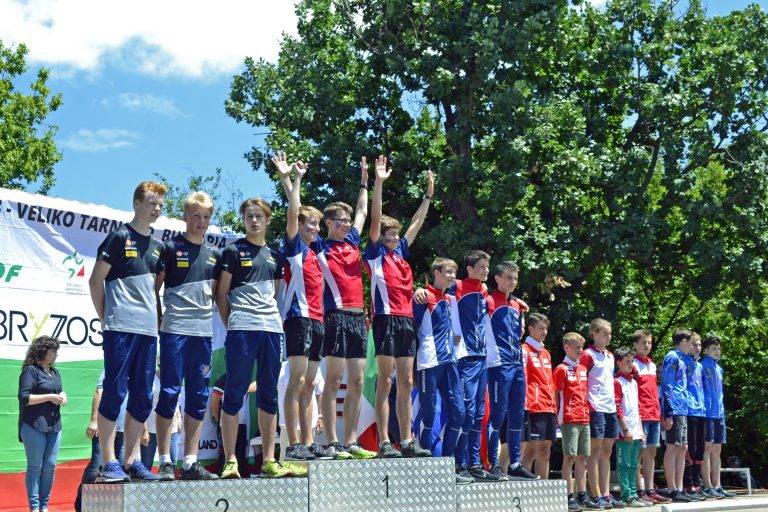 Кметът Даниел Панов награди призорите от  Европейското младежко първенство по ориентиране