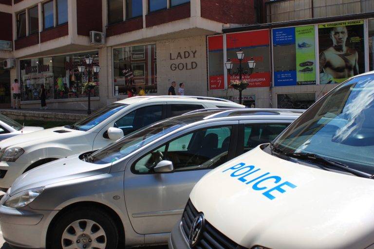 Горещи новини | Бижута за 40 000 лв. задигнаха от златарско ателие в центъра на В. Търново (снимки)