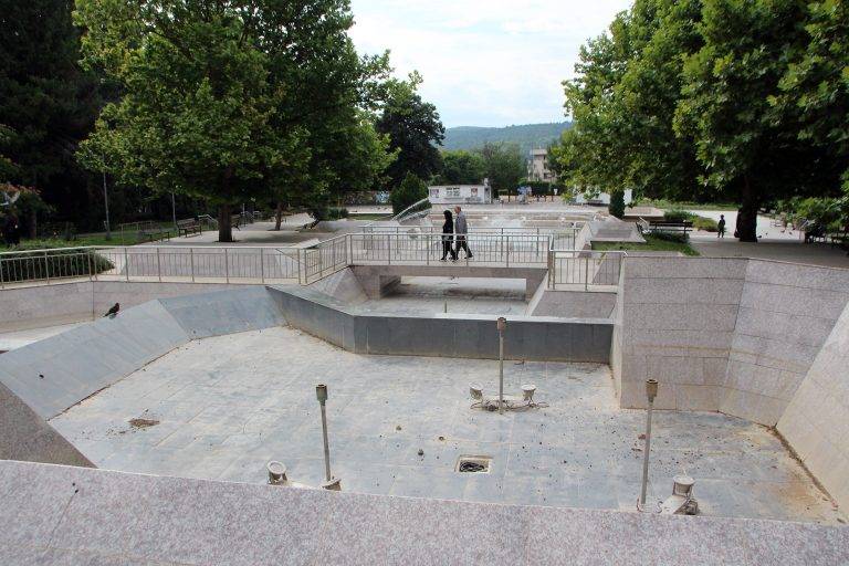 Пари и власт | Със 70 000 лева ще чистят  водната каскада в “Марно поле”