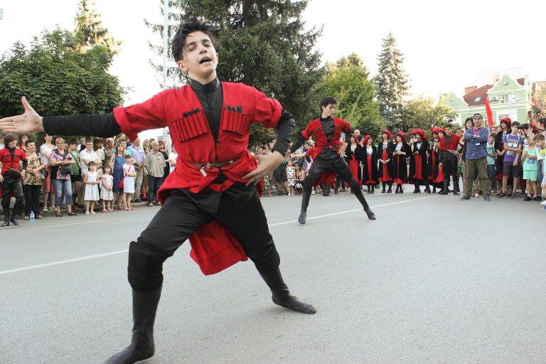 Велико Търново отново е фестивал (снимки)