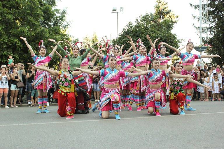 Велико Търново отново е фестивал (снимки)