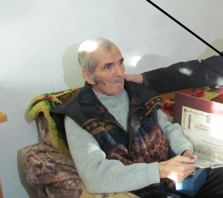 Горещи новини | Отиде си една от легендите на “Етър”