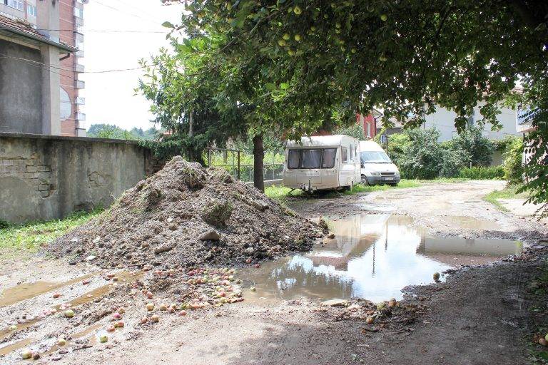 От читателската поща: Ето как изглежда “ремонтираната” улица “Клокотница”