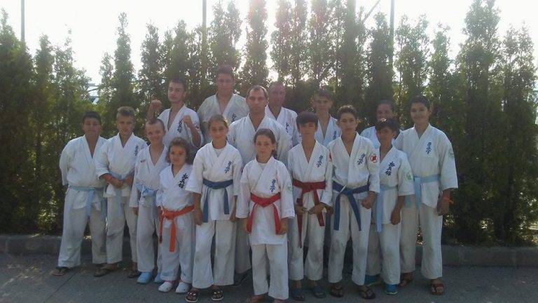 Свищов | Майстори от Япония обучаваха каратистите на Митко Божанов от клубовете в Свищов и Белене