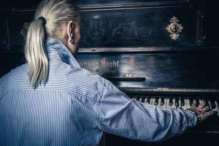 Култура | Музикант Савов празнува 10 години на професионалната сцена