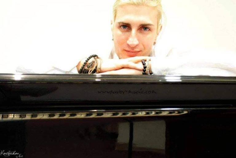 Музикант Савов празнува 10 години на професионалната сцена