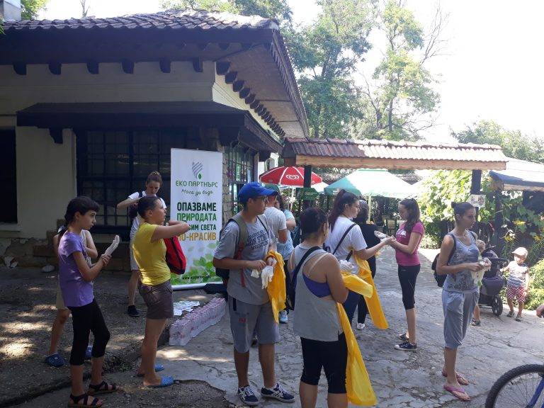 Свищовлии почистиха брега на река Дунав