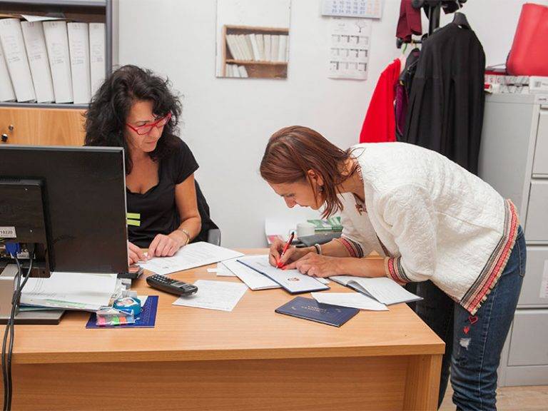 Първите кандидат-магистри на Стопанска академия вече подадоха документи