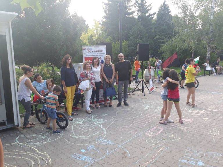 Обучителен празник „Безопасно лято за деца ни“ подариха на малките болярчета дамите от  ВМРО-БНД