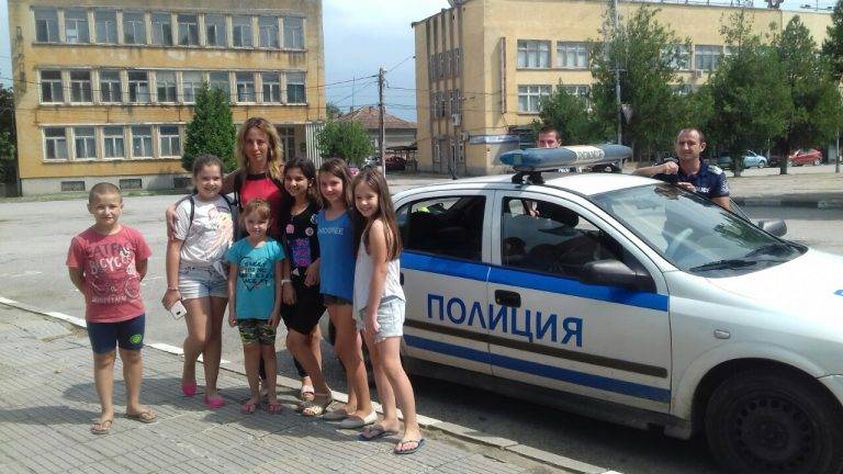 Общество | Служители от ОДМВР се включват активно в Детската лятна полицейска академия