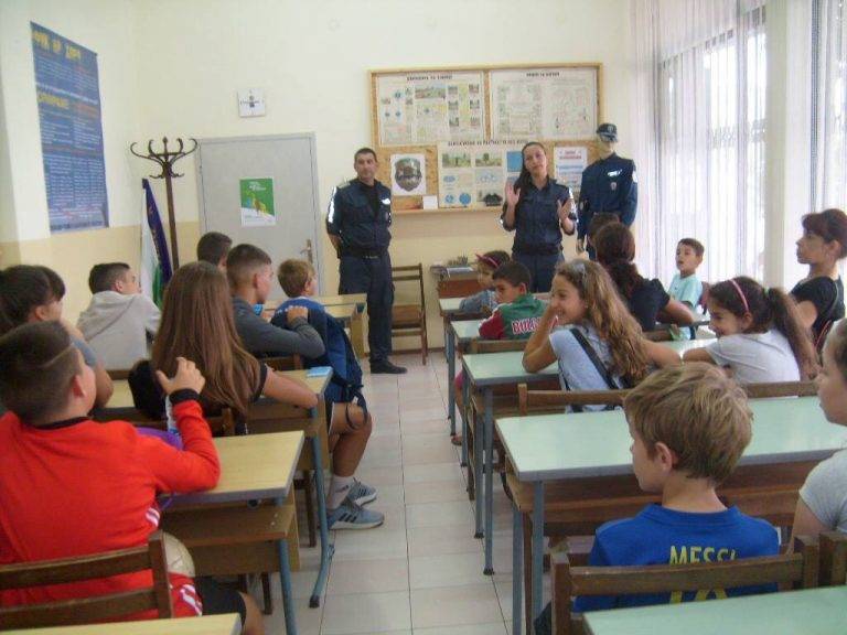 Служители от ОДМВР се включват активно в Детската лятна полицейска академия