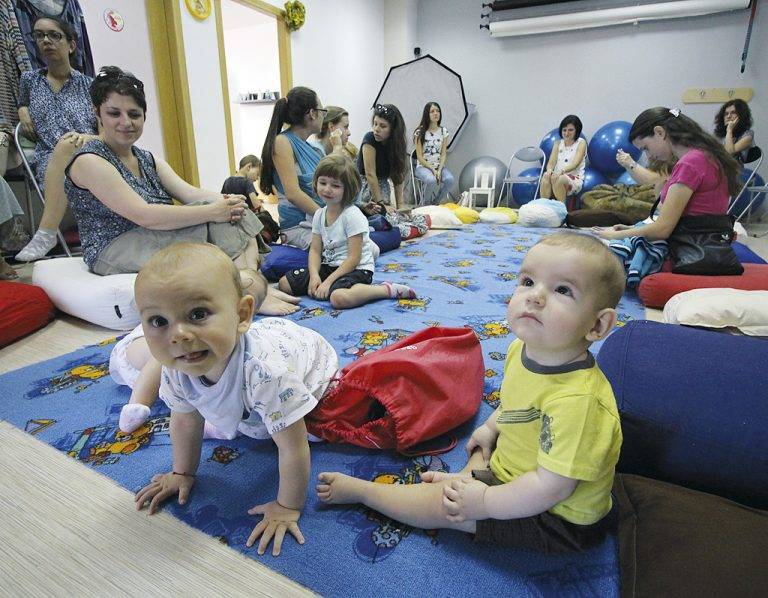 На парти млади майки  обмениха опит в кърменето