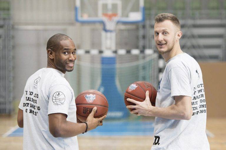 Спорт | Баскетболният  камп стартира  в неделя