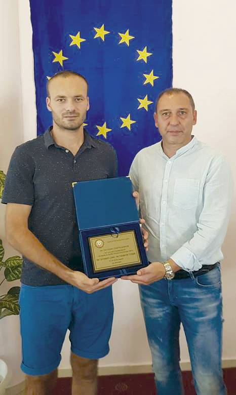 Спорт | Георги Дойнов с плакет за 100 мача в елита