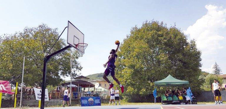 Отборът на ВТУ спечели  турнир по стрийтбол в Дряново