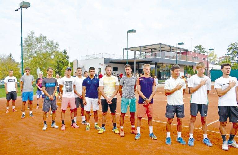 Спорт | Никол Русева се класира на полуфинал на двойки на държавното първенство по тенис