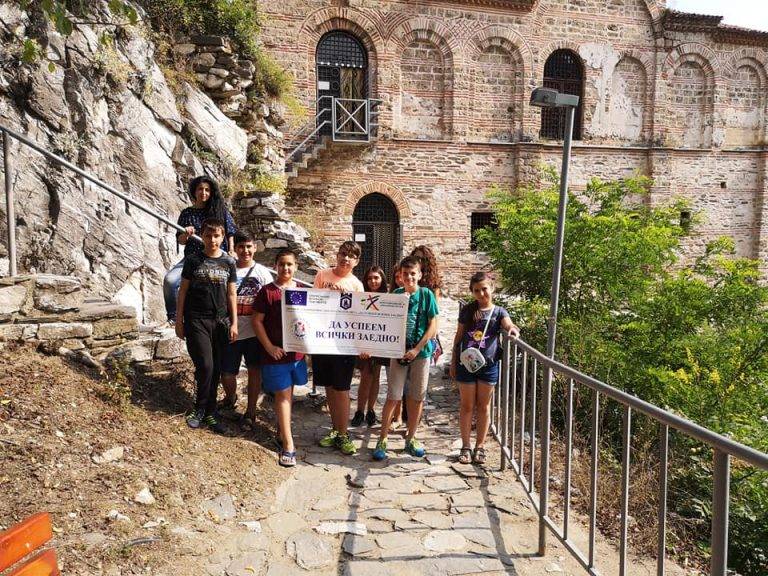 Свищов | Свищовски ученици опознават културните забележителности на България