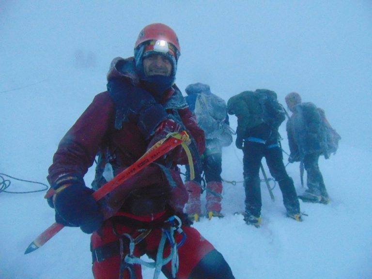 “Оставаха ни 300 м до Белуха в Алтай, но върхът не пожела да ни допусне”, разказва Йордан Грозданов