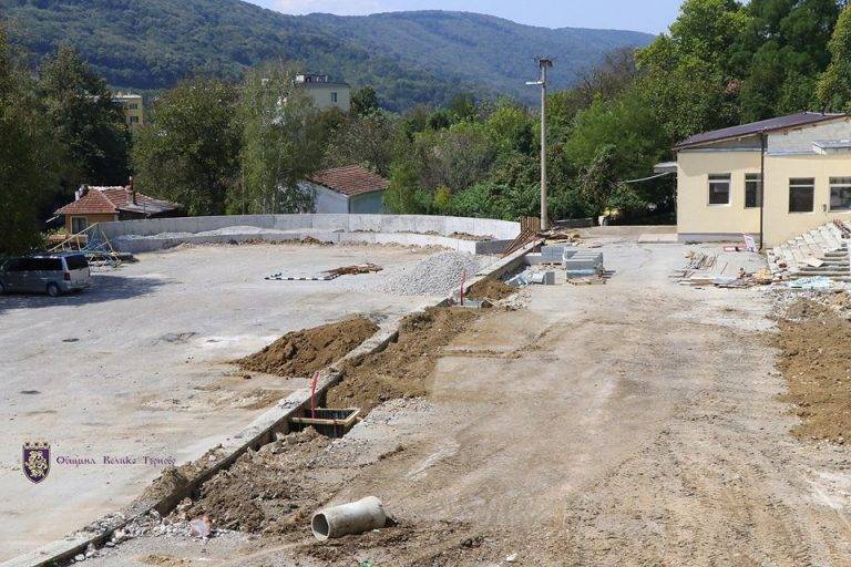 Кметът инж. Даниел Панов провери ремонтите в кв. “Чолаковци”