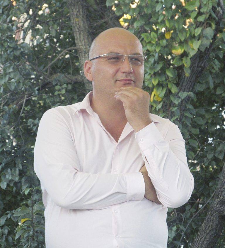 Общество | Шеф Иван Манчев за кошмарите в кухнята и черешката в кулинарията