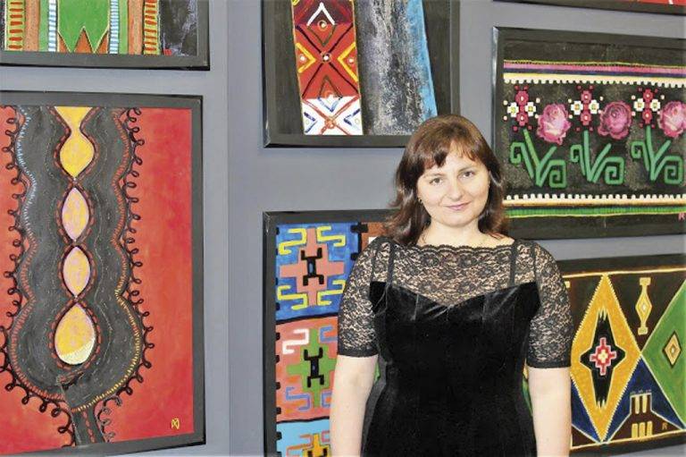 Горещи новини | Търновска художничка подреди  изложба на… Антарктида