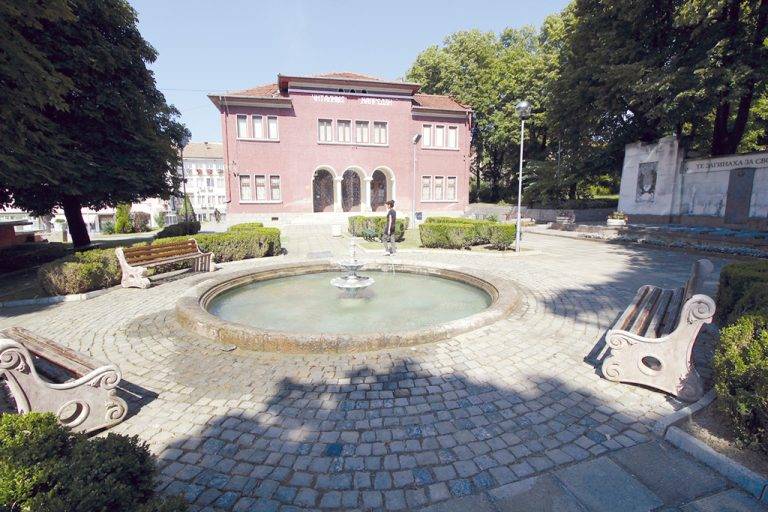 Преди 45 г. Тато е участвал в тържествата  по обявяването на Килифарево за град