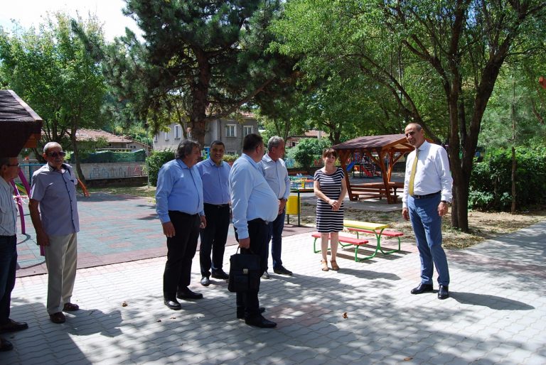 Пари и власт | Цветан Цветанов посети детска градина „Чиполино” в Свищов