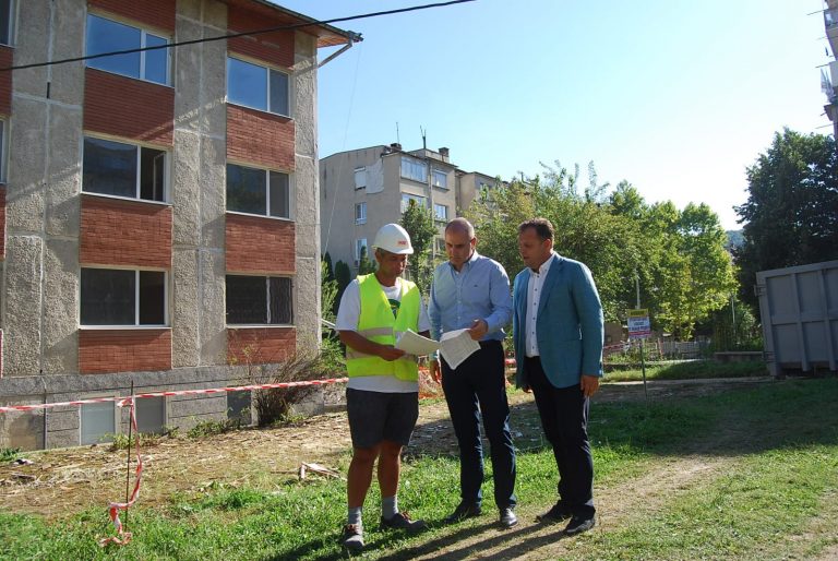 Цветан Цветанов посети ремонтиращата се детска градина „Рада Войвода” във Велико Търново