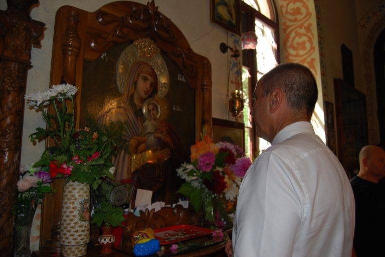 Председателят на ПГ на ГЕРБ уважи храмовия празник на свищовския манастир „Покров Богородичен“