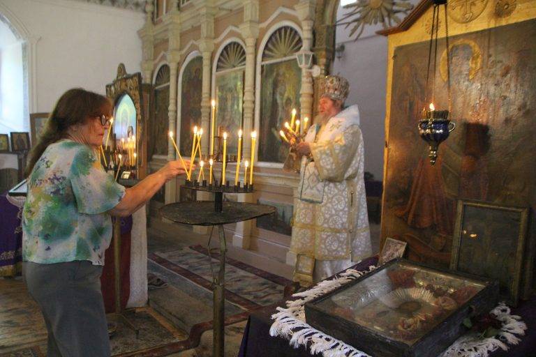 Десетки вярващи се стекоха в Марянския манастир за св. Преображение Господне