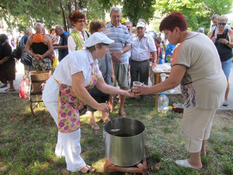 214 гозби сготвиха за Десети път във фестивала „Пъстра трапеза в Джулюница”