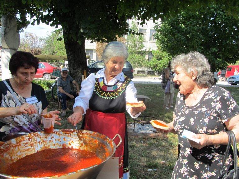 214 гозби сготвиха за Десети път във фестивала „Пъстра трапеза в Джулюница”